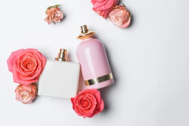 Co lepsze: woda toaletowa czy perfumowana? Kluczowe różnice i porady Co lepsze: woda toaletowa czy perfumowana? Kluczowe różnice i porady